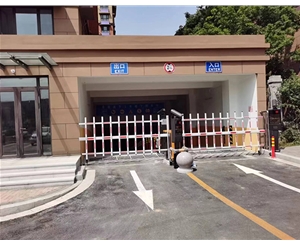 沂南学校大门车牌识别道闸
